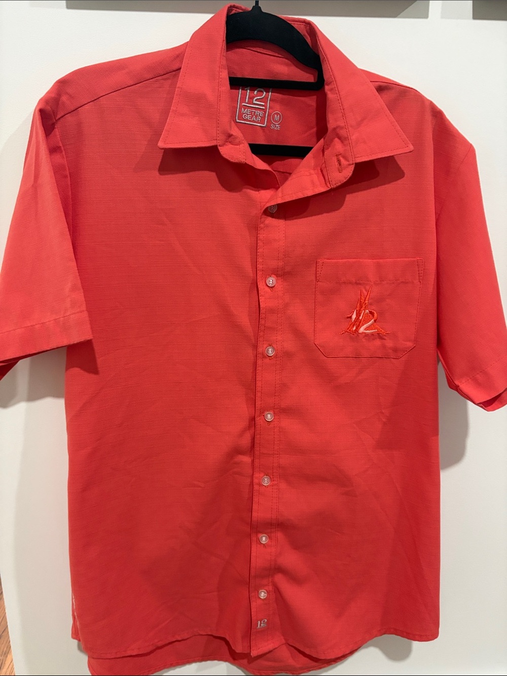 Men’s Short-Sleeve Button-Down Shirt in Red -